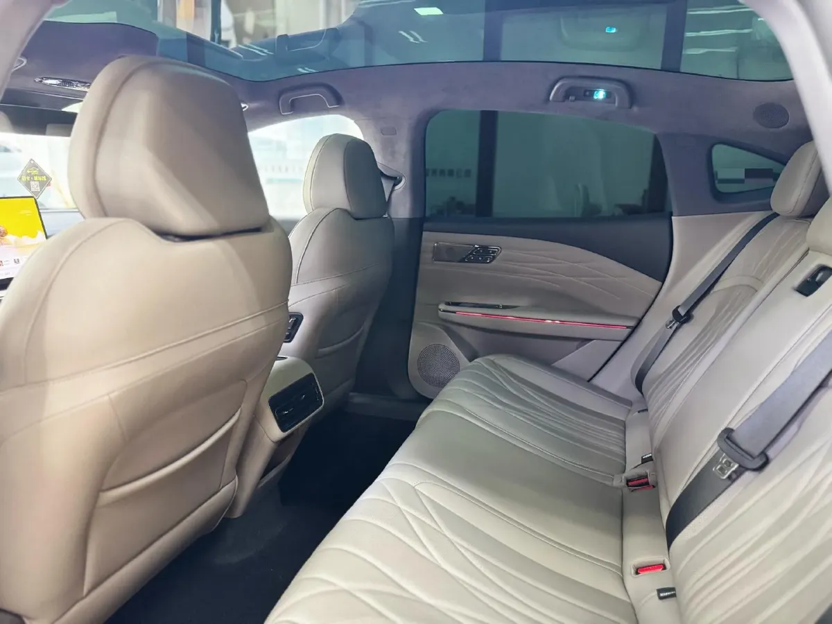 2025 Geely Galaxy Starshine 8 1.5T 163HP L4 3DHT PHEV 27.69KWH,autocango,china used car exporter,china ev exporter,chinese used car exporter,chinese used ev exporter