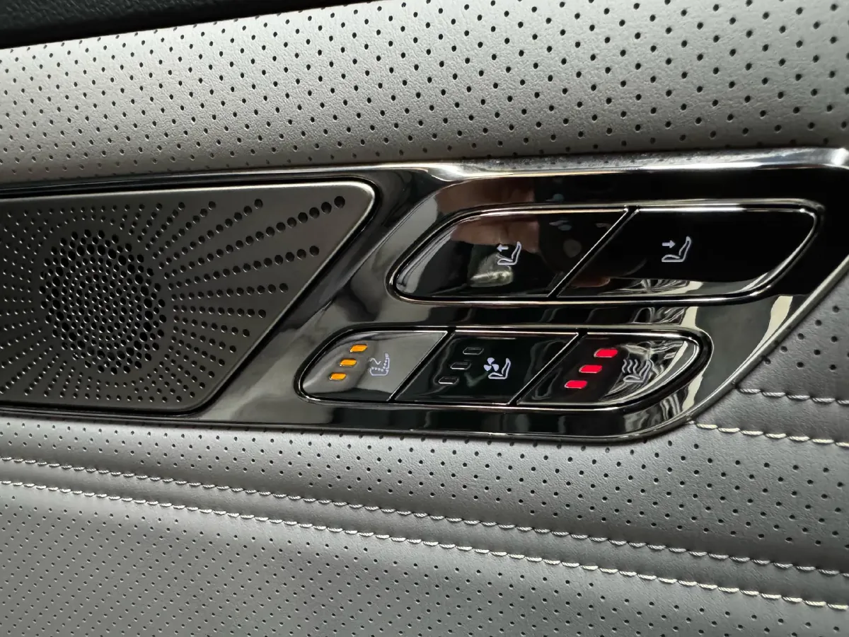 2025 Geely Galaxy Starshine 8 1.5T 163HP L4 3DHT PHEV 27.69KWH,autocango,china used car exporter,china ev exporter,chinese used car exporter,chinese used ev exporter