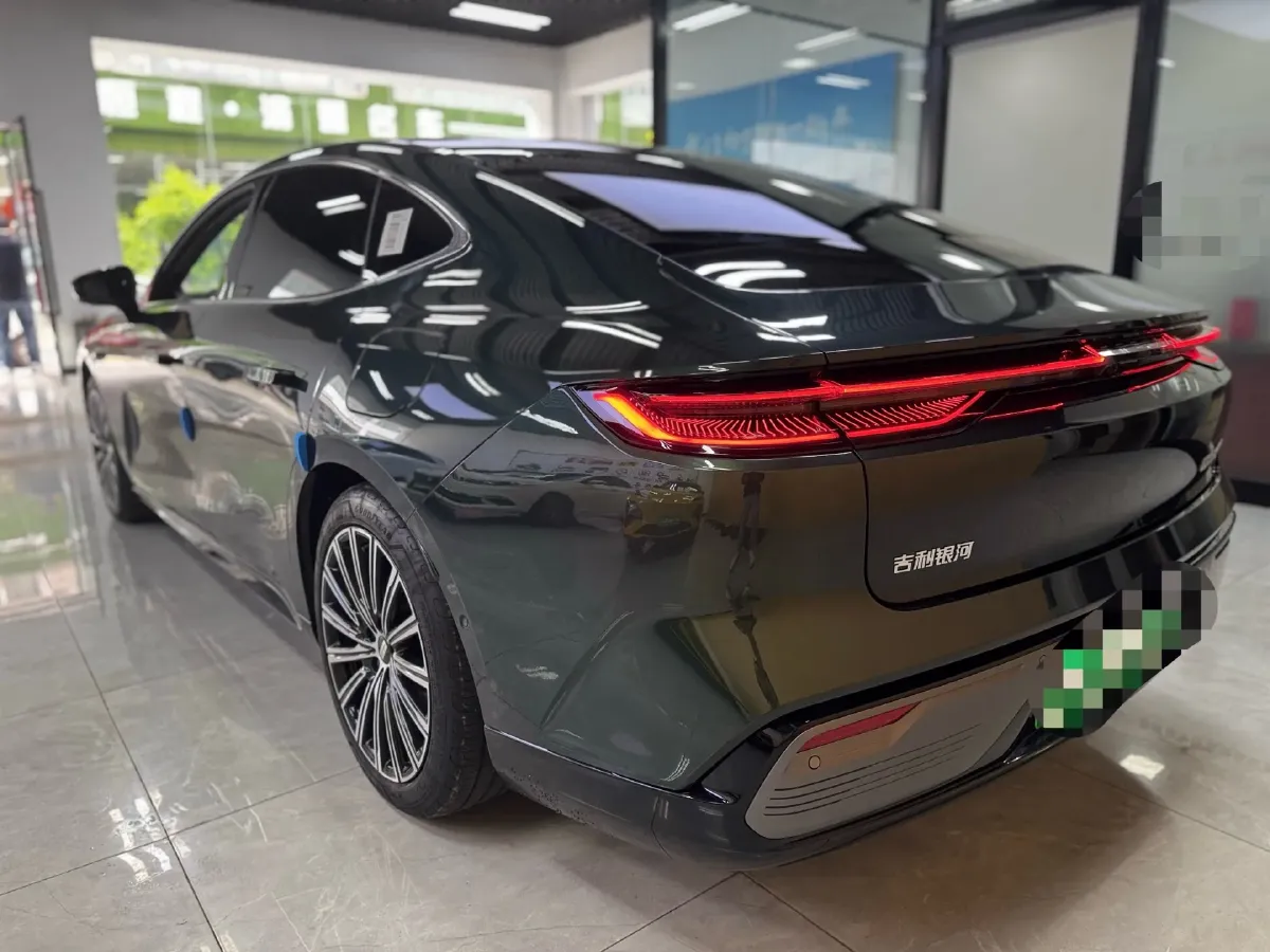 2025 Geely Galaxy Starshine 8 1.5T 163HP L4 3DHT PHEV 27.69KWH,autocango,china used car exporter,china ev exporter,chinese used car exporter,chinese used ev exporter