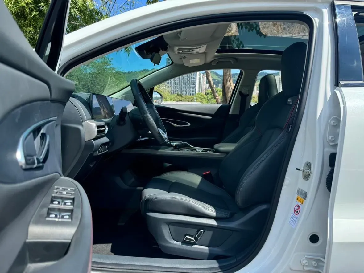 2020 ChangAn UNI-T 1.5T 180HP L4 7DCT,autocango,china used car exporter,china ev exporter,chinese used car exporter,chinese used ev exporter