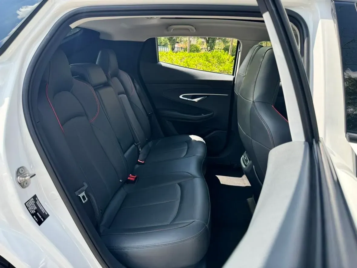 2020 ChangAn UNI-T 1.5T 180HP L4 7DCT,autocango,china used car exporter,china ev exporter,chinese used car exporter,chinese used ev exporter