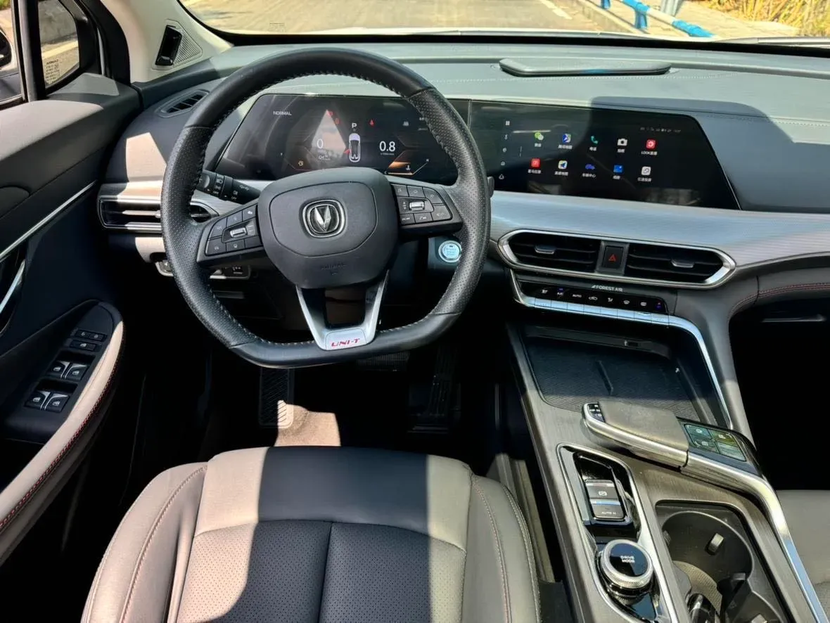 2020 ChangAn UNI-T 1.5T 180HP L4 7DCT,autocango,china used car exporter,china ev exporter,chinese used car exporter,chinese used ev exporter