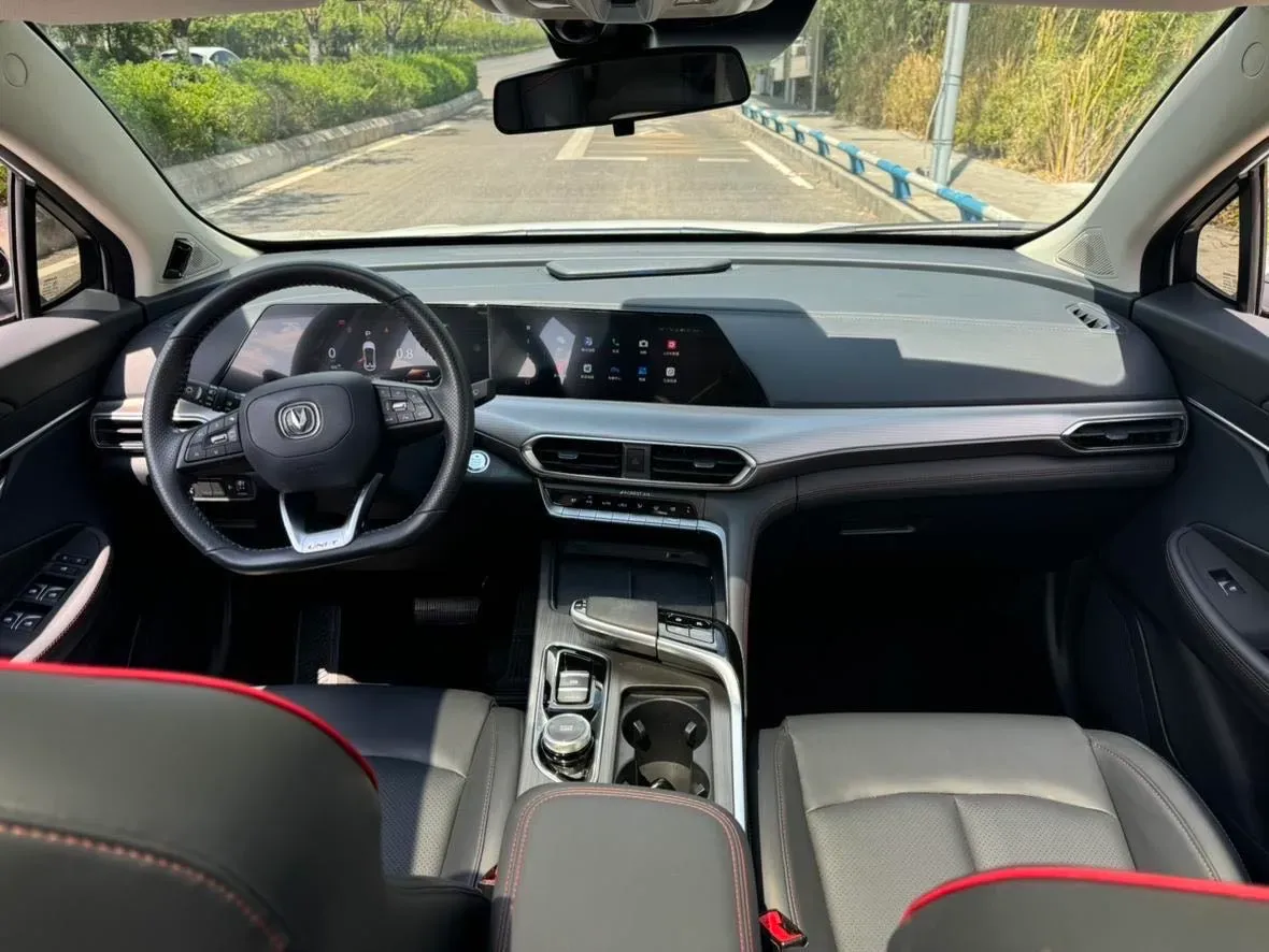 2020 ChangAn UNI-T 1.5T 180HP L4 7DCT,autocango,china used car exporter,china ev exporter,chinese used car exporter,chinese used ev exporter