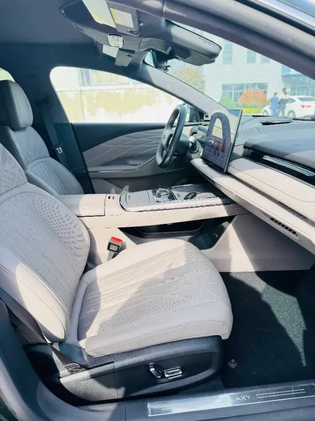 2025 Geely Galaxy Starshine 8 1.5T 163HP L4 3DHT PHEV 27.69KWH,autocango,china used car exporter,china ev exporter,chinese used car exporter,chinese used ev exporter