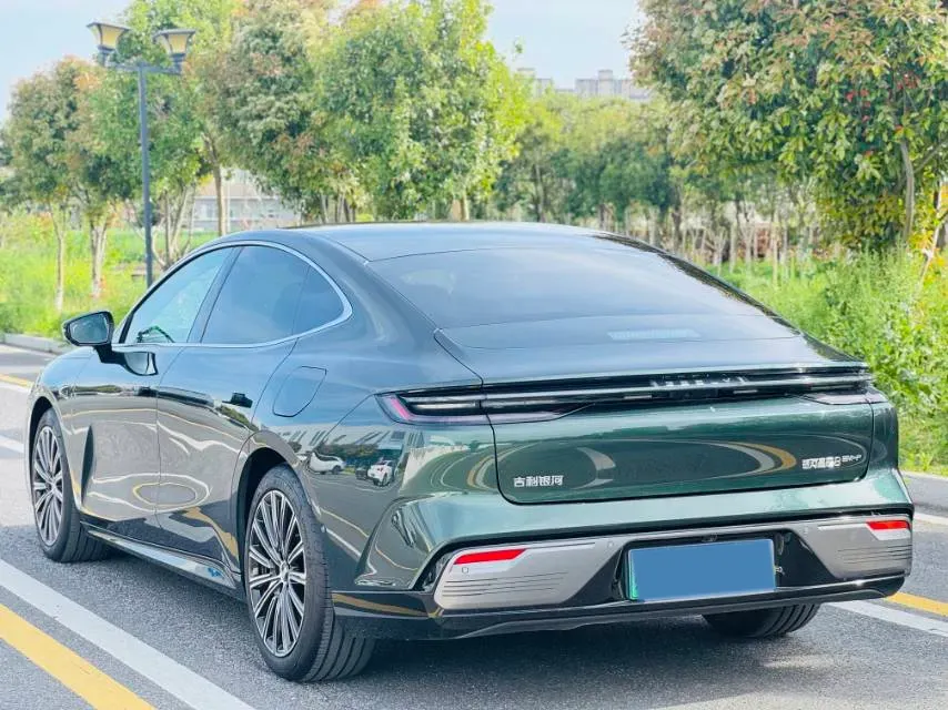 2025 Geely Galaxy Starshine 8 1.5T 163HP L4 3DHT PHEV 27.69KWH,autocango,china used car exporter,china ev exporter,chinese used car exporter,chinese used ev exporter