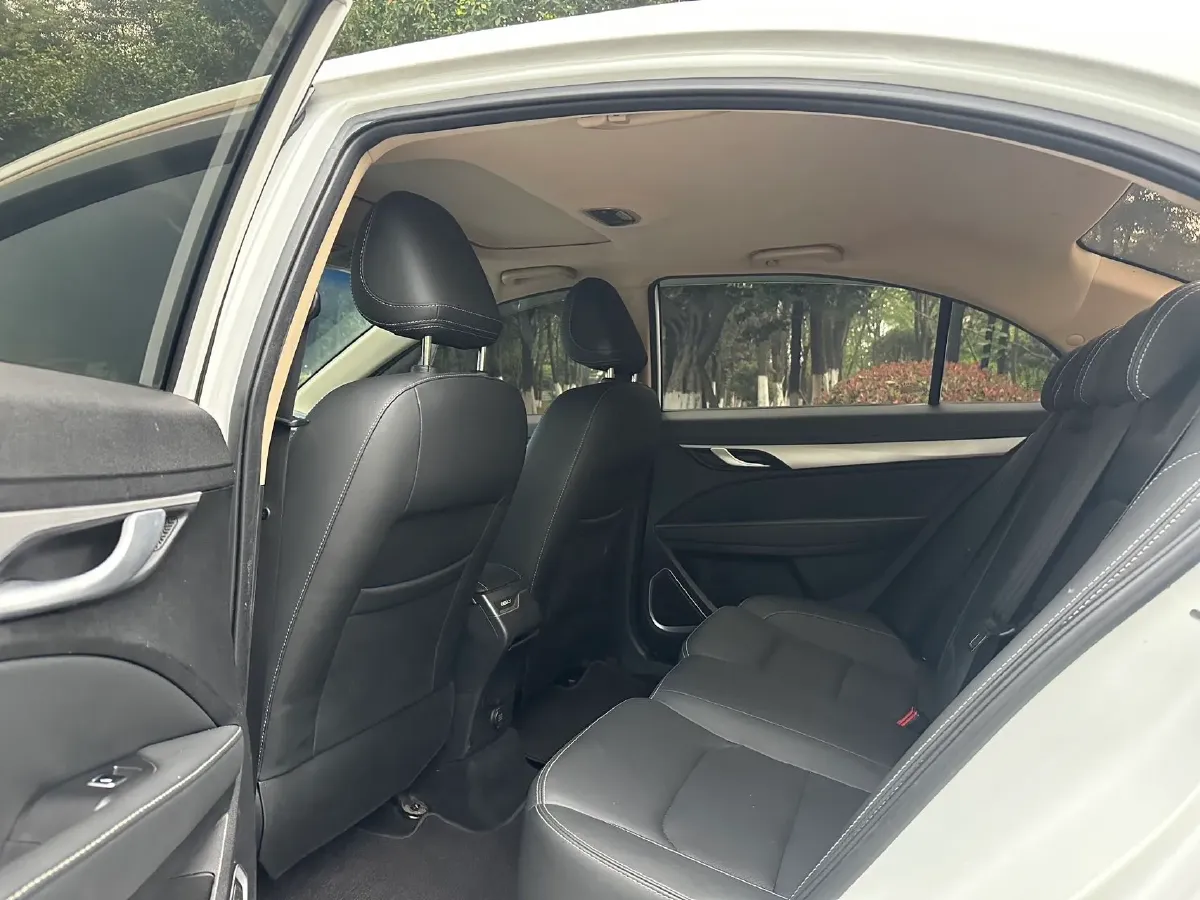 2018 Geely Emgrand 1.5L 109HP L4 5MT,autocango,china used car exporter,china ev exporter,chinese used car exporter,chinese used ev exporter