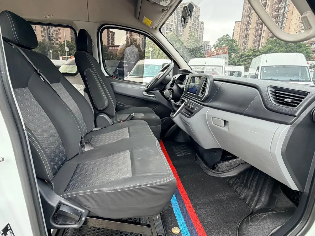 2023 MAXUS XinTu V80 2.0T 127HP L4 6MT,autocango,china used car exporter,china ev exporter,chinese used car exporter,chinese used ev exporter