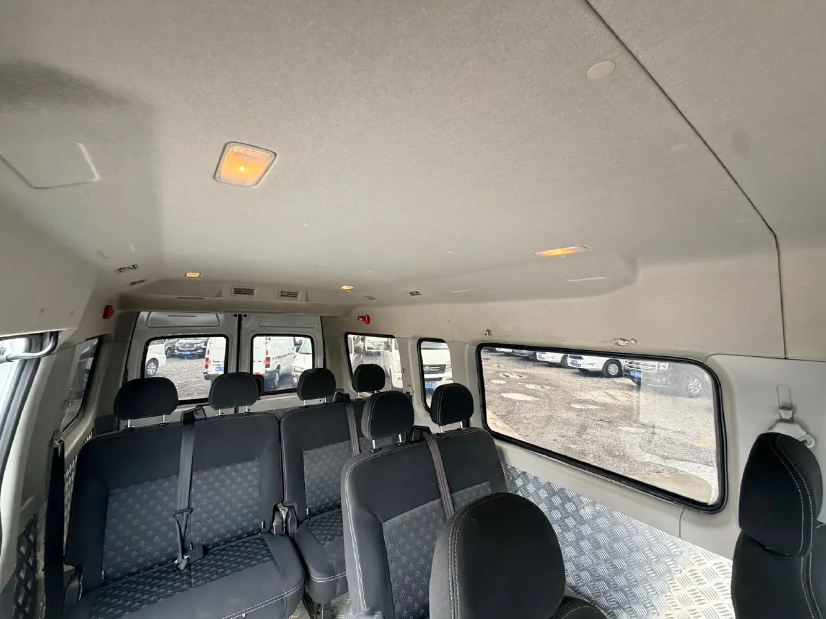 2023 MAXUS XinTu V80 2.0T 127HP L4 6MT,autocango,china used car exporter,china ev exporter,chinese used car exporter,chinese used ev exporter