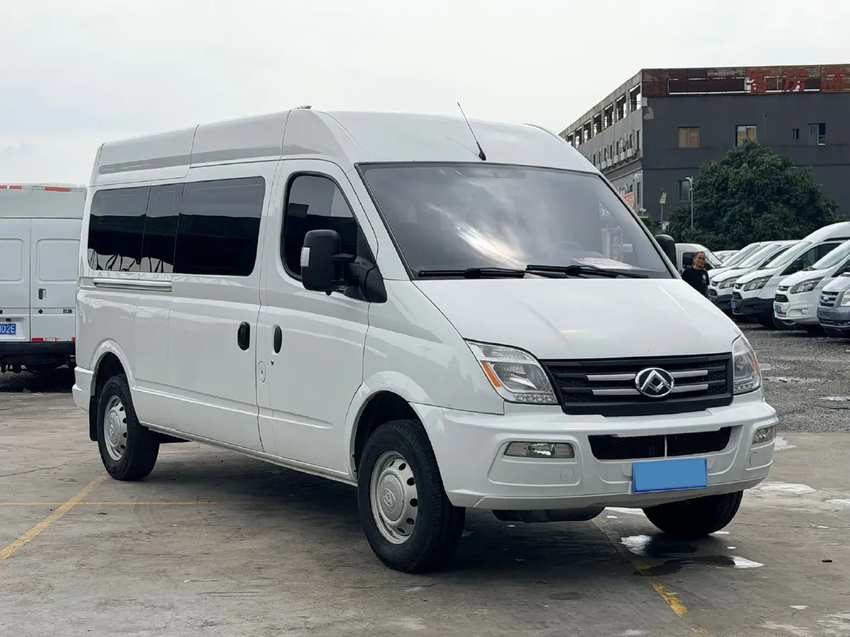 2023 MAXUS XinTu V80 2.0T 127HP L4 6MT,autocango,china used car exporter,china ev exporter,chinese used car exporter,chinese used ev exporter