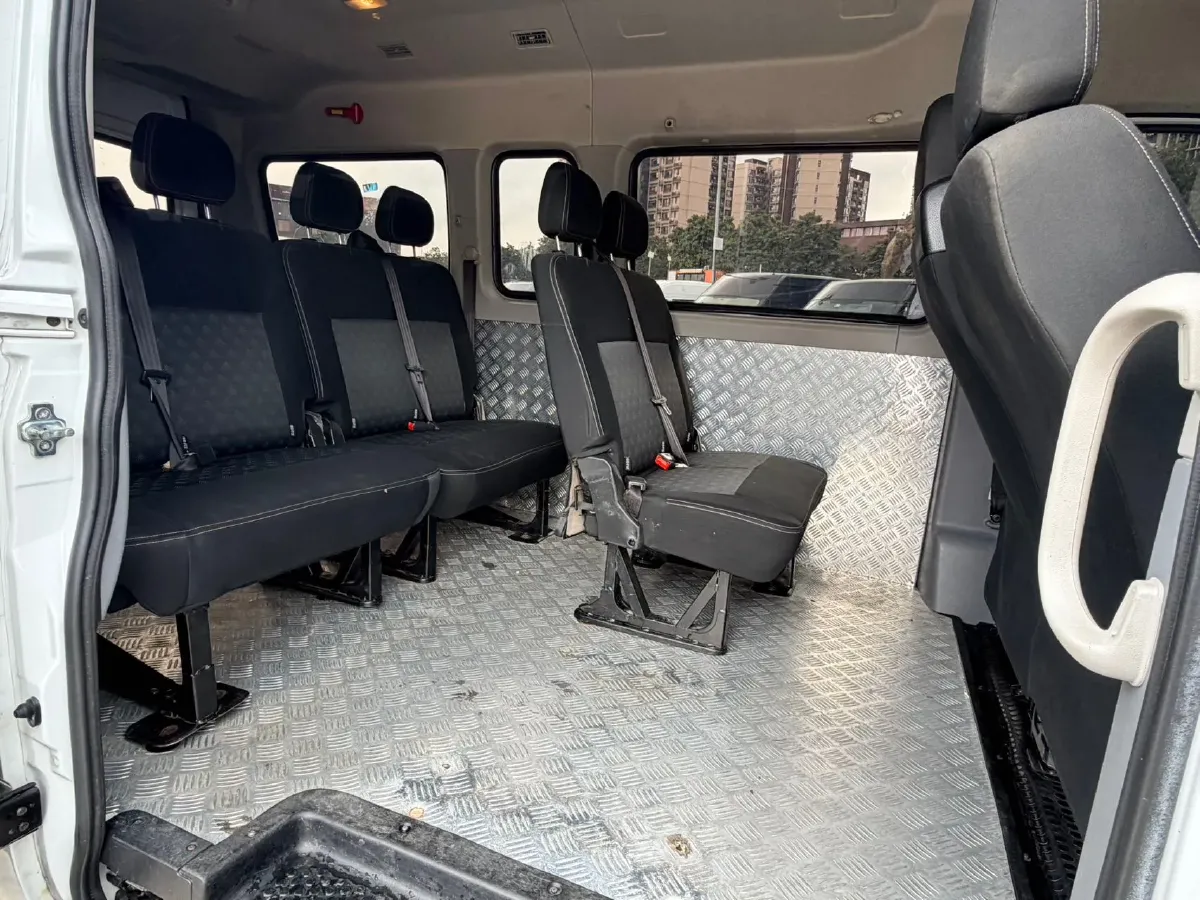 2023 MAXUS XinTu V80 2.0T 127HP L4 6MT,autocango,china used car exporter,china ev exporter,chinese used car exporter,chinese used ev exporter