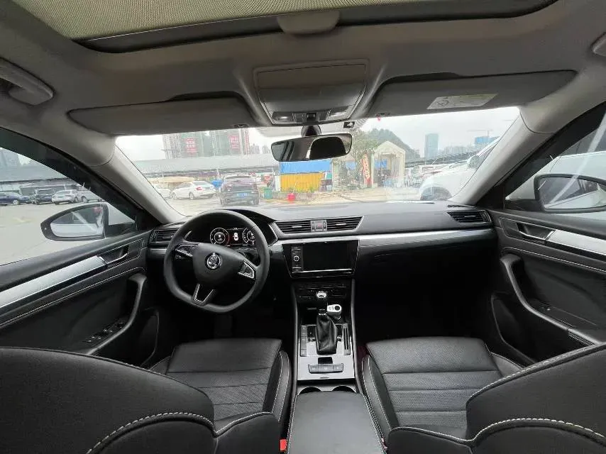 2019 Skoda Superb 1.4T 150HP L4 7DCT,autocango,china used car exporter,china ev exporter,chinese used car exporter,chinese used ev exporter