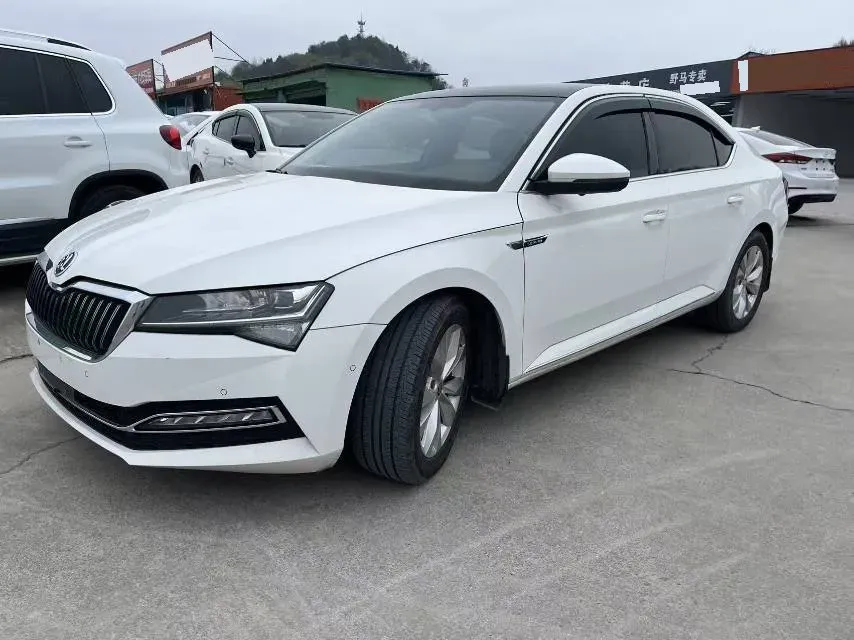 2019 Skoda Superb 1.4T 150HP L4 7DCT,autocango,china used car exporter,china ev exporter,chinese used car exporter,chinese used ev exporter