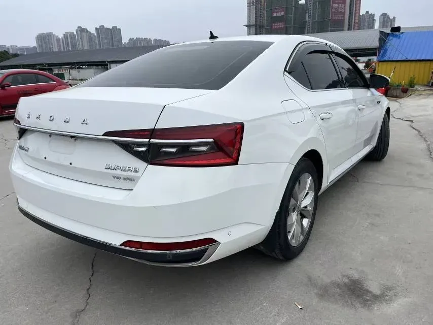 2019 Skoda Superb 1.4T 150HP L4 7DCT,autocango,china used car exporter,china ev exporter,chinese used car exporter,chinese used ev exporter