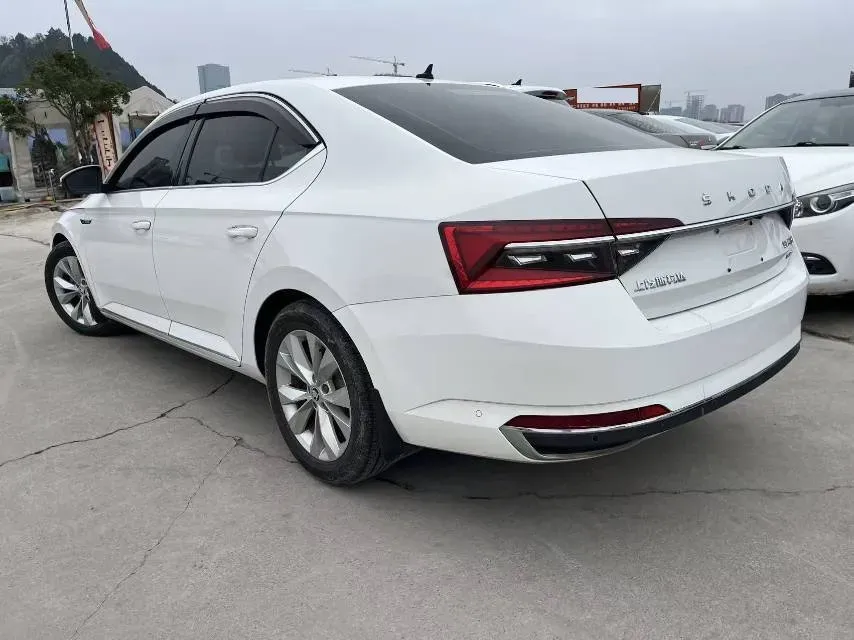2019 Skoda Superb 1.4T 150HP L4 7DCT,autocango,china used car exporter,china ev exporter,chinese used car exporter,chinese used ev exporter
