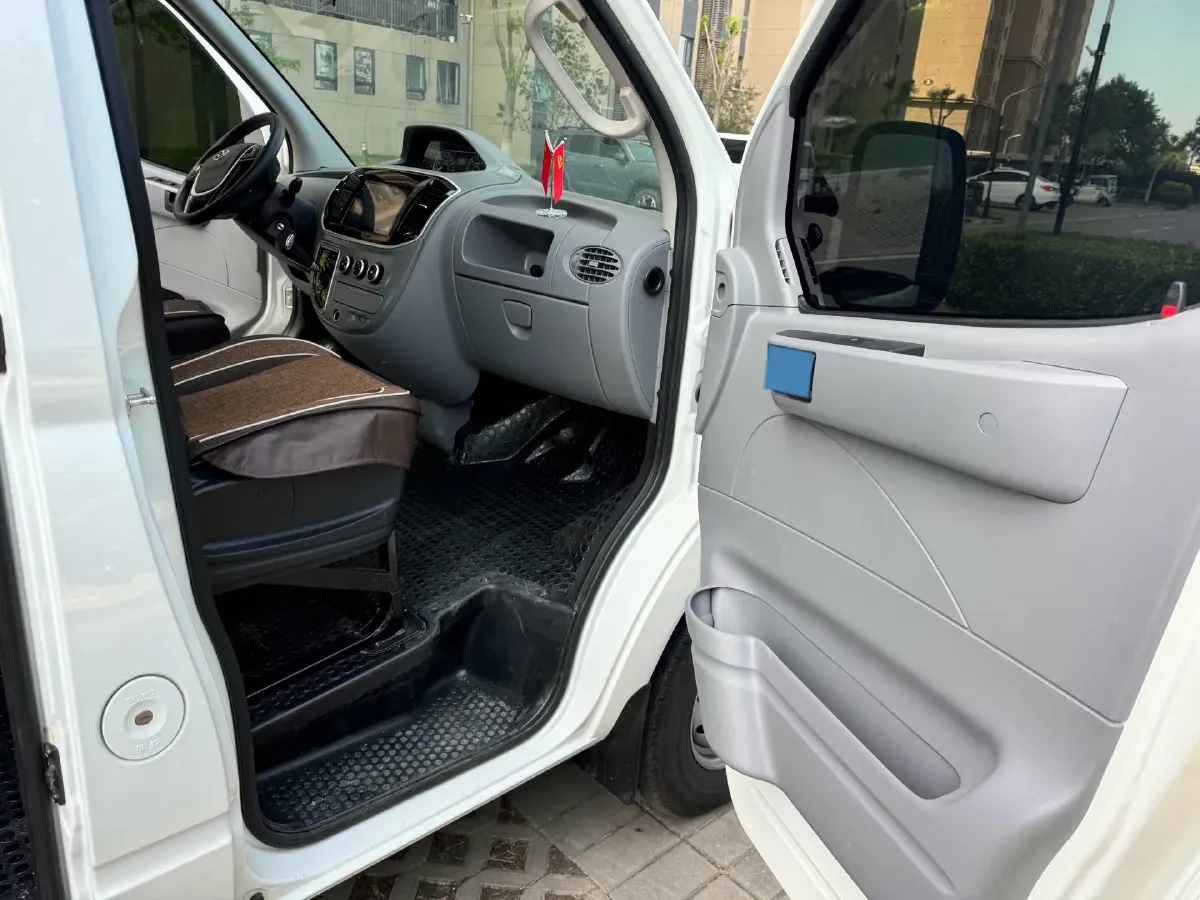 2021 DongFeng DFAC YuFeng 2.3T 136HP L4 6MT,autocango,china used car exporter,china ev exporter,chinese used car exporter,chinese used ev exporter