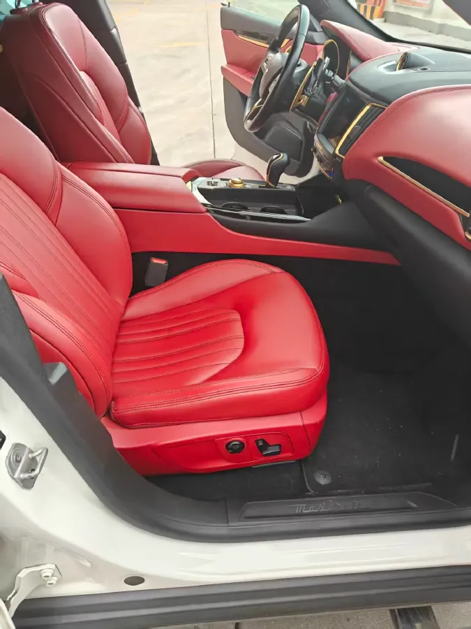 2018 Maserati Levante 3.0T 350HP V6 8AT,autocango,china used car exporter,china ev exporter,chinese used car exporter,chinese used ev exporter