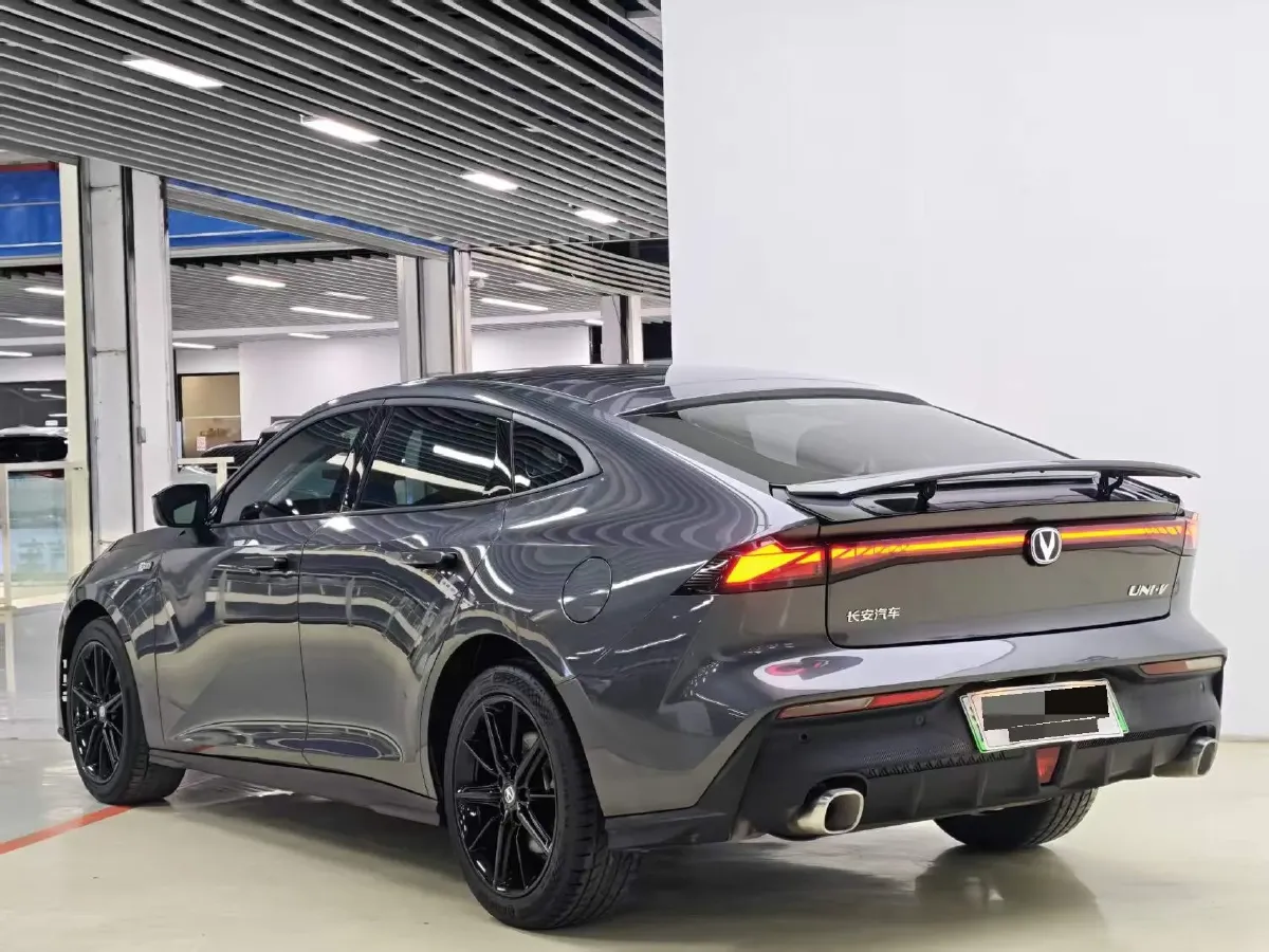 2023 ChangAn UNI-V iDD 1.5T 170HP L4 6TCT PHEV 18.4KWH,autocango,china used car exporter,china ev exporter,chinese used car exporter,chinese used ev exporter