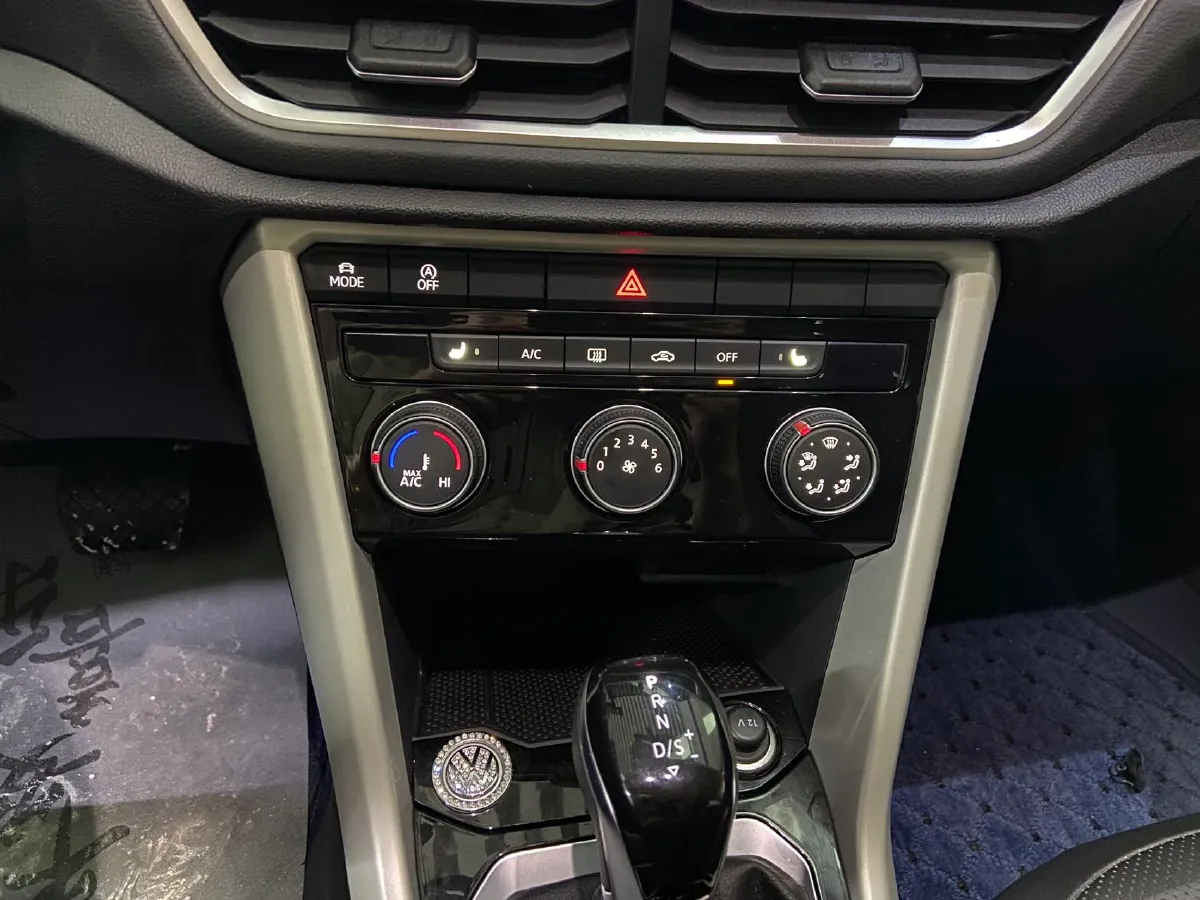 2023 Volkswagen T-Roc 1.4T 150HP L4 7DCT,autocango,china used car exporter,china ev exporter,chinese used car exporter,chinese used ev exporter