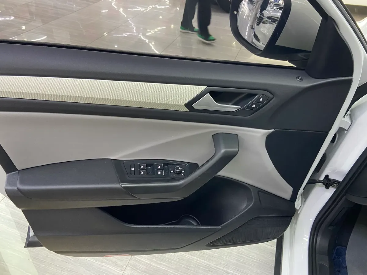 2023 Volkswagen T-Roc 1.4T 150HP L4 7DCT,autocango,china used car exporter,china ev exporter,chinese used car exporter,chinese used ev exporter