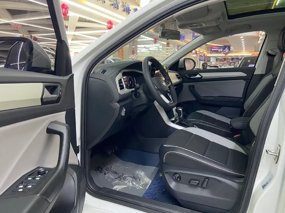 2023 Volkswagen T-Roc 1.4T 150HP L4 7DCT,autocango,china used car exporter,china ev exporter,chinese used car exporter,chinese used ev exporter