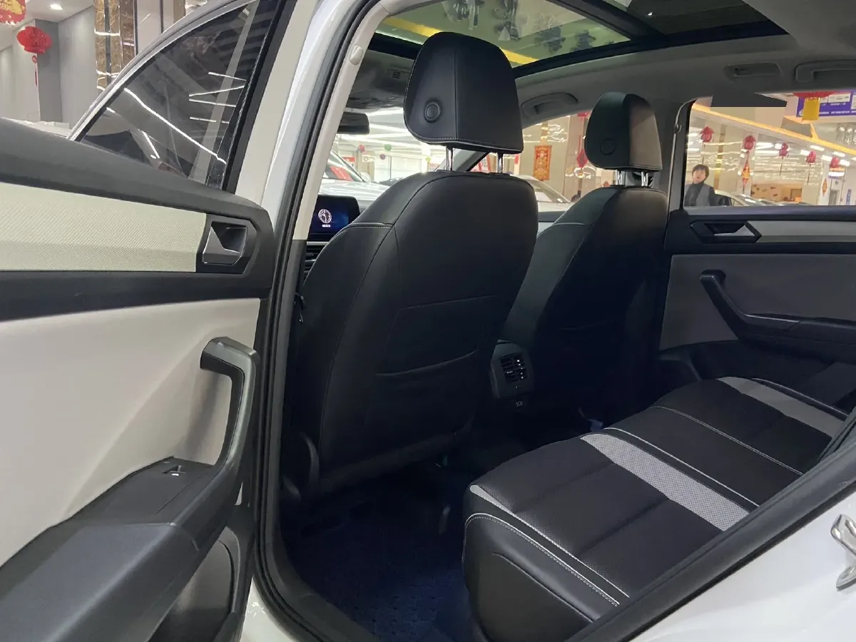 2023 Volkswagen T-Roc 1.4T 150HP L4 7DCT,autocango,china used car exporter,china ev exporter,chinese used car exporter,chinese used ev exporter