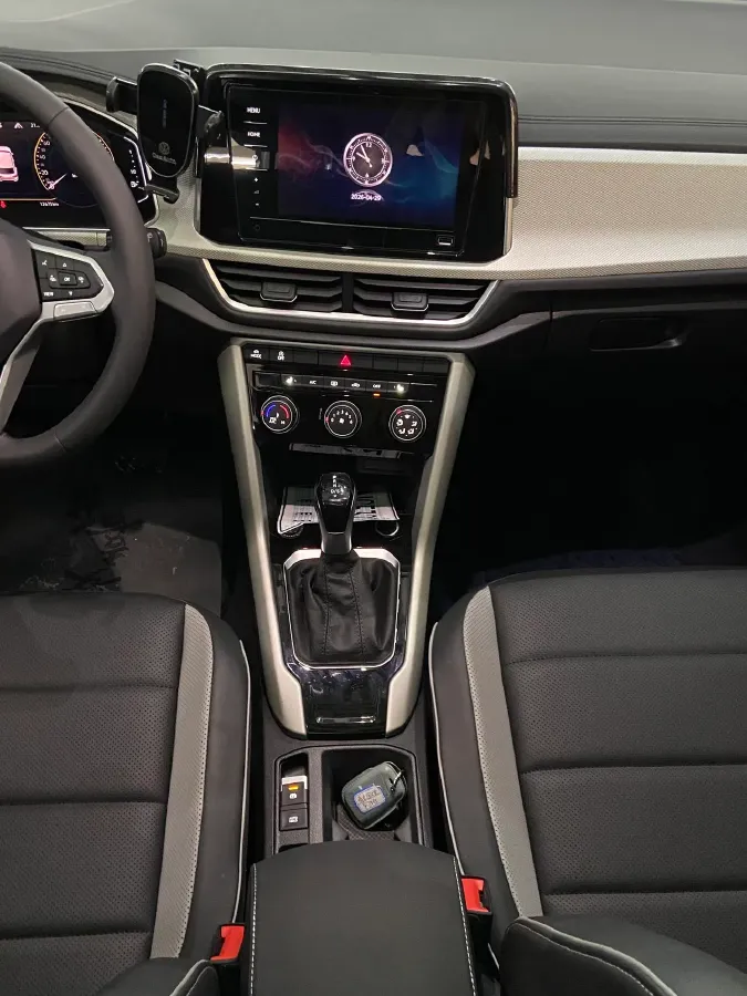 2023 Volkswagen T-Roc 1.4T 150HP L4 7DCT,autocango,china used car exporter,china ev exporter,chinese used car exporter,chinese used ev exporter