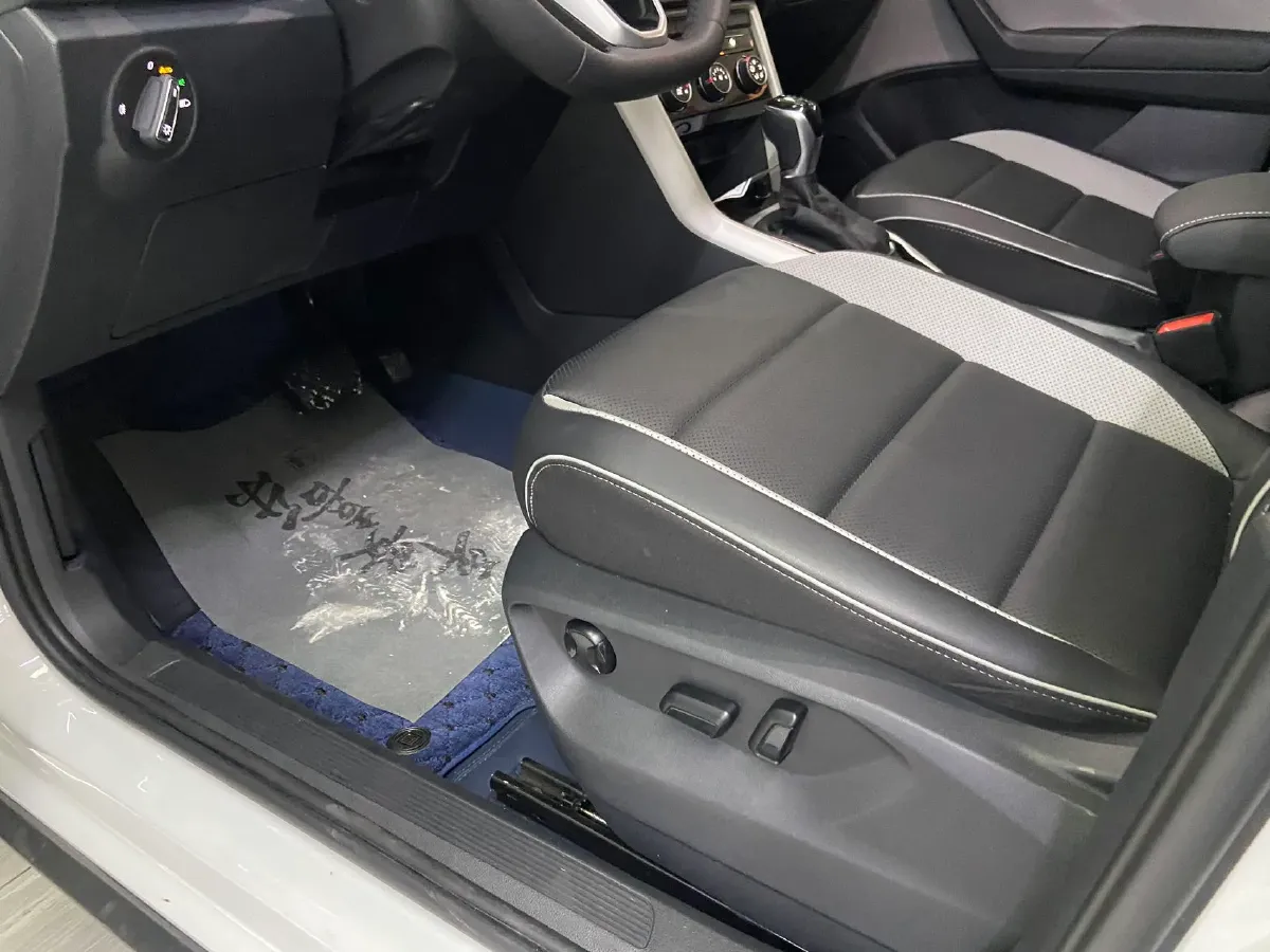 2023 Volkswagen T-Roc 1.4T 150HP L4 7DCT,autocango,china used car exporter,china ev exporter,chinese used car exporter,chinese used ev exporter