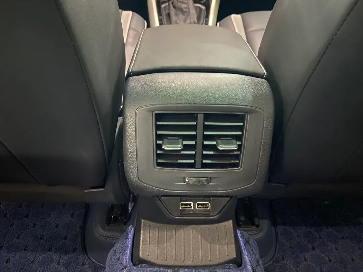 2023 Volkswagen T-Roc 1.4T 150HP L4 7DCT,autocango,china used car exporter,china ev exporter,chinese used car exporter,chinese used ev exporter