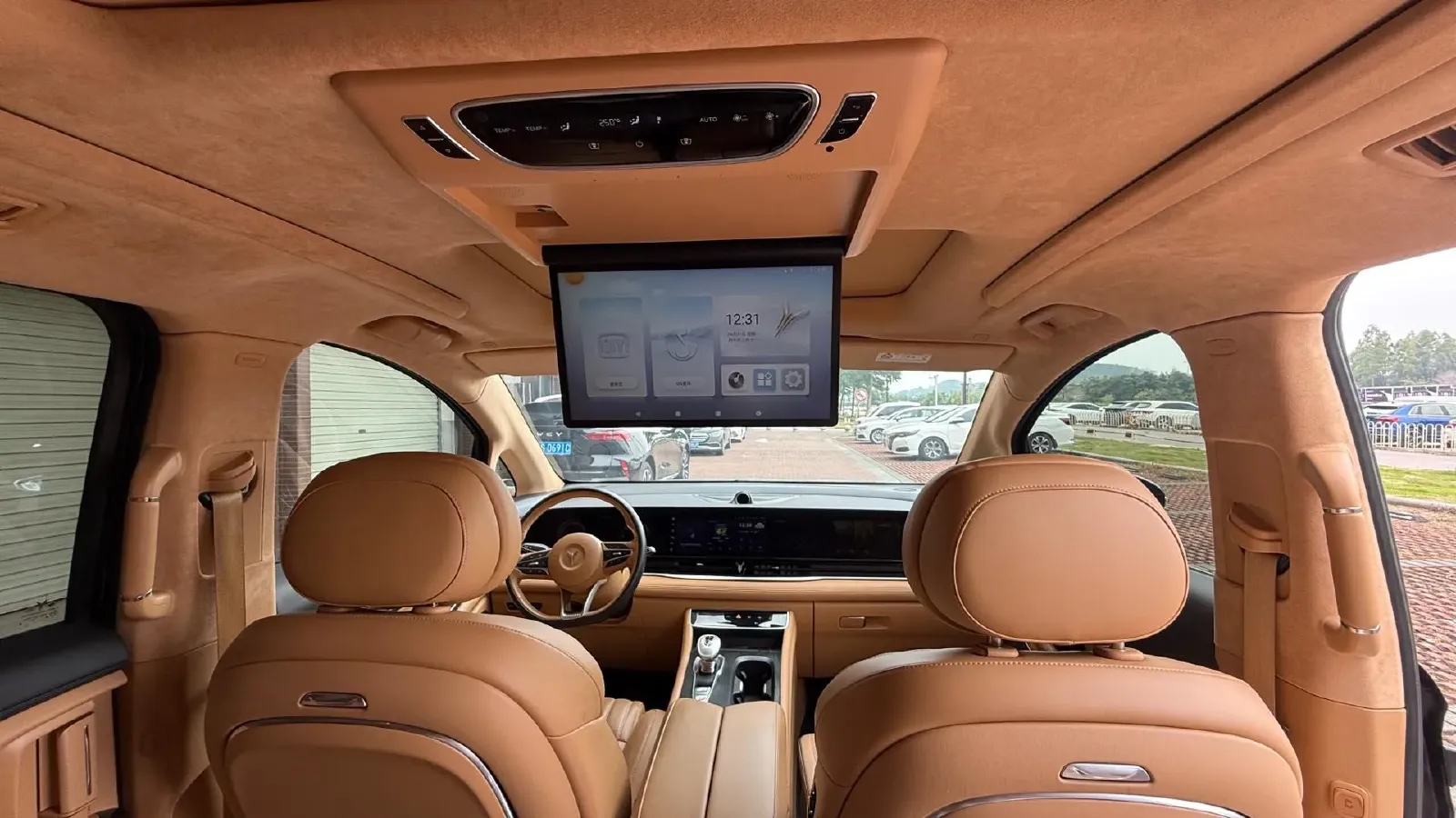 2024 Voyah Dream 1.5T 150HP L4 PHEV 43KWH,autocango,china used car exporter,china ev exporter,chinese used car exporter,chinese used ev exporter