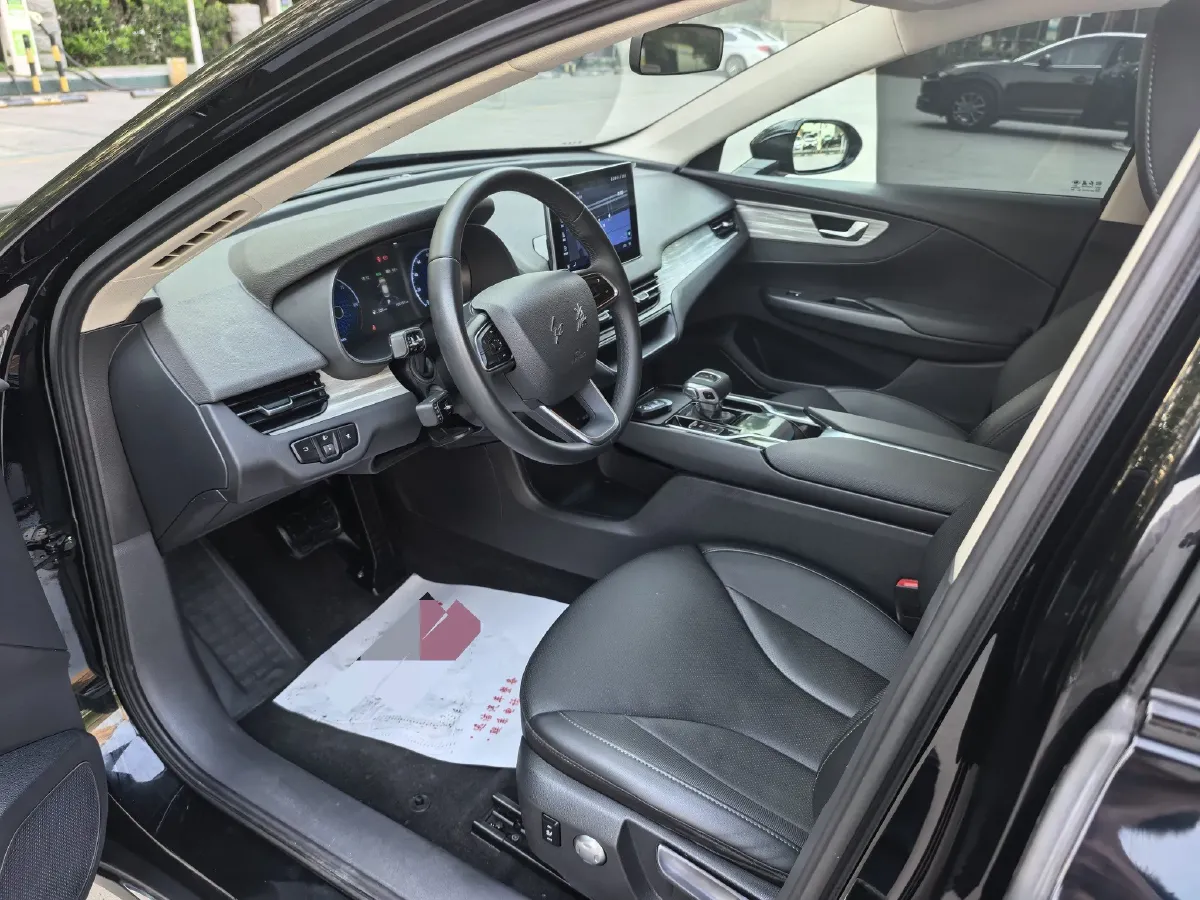 2024 HongQi E-QM5 BEV 72KWH,autocango,china used car exporter,china ev exporter,chinese used car exporter,chinese used ev exporter