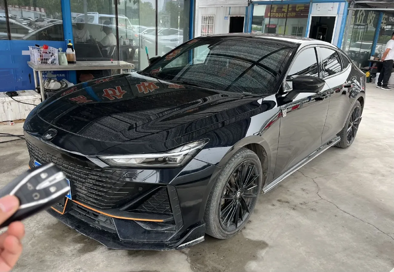 2023 ChangAn UNI-V 1.5T 188HP L4 7DCT,autocango,china used car exporter,china ev exporter,chinese used car exporter,chinese used ev exporter