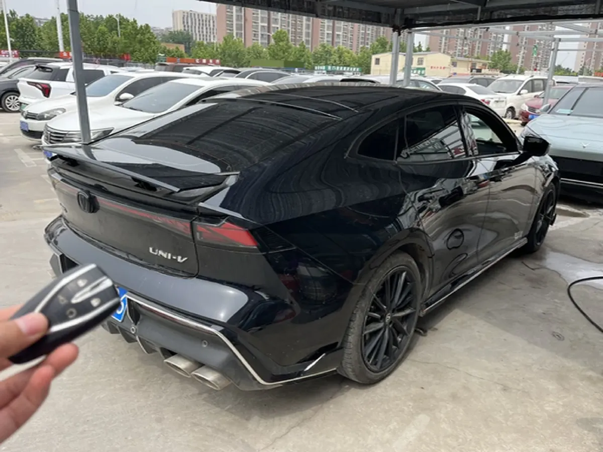 2023 ChangAn UNI-V 1.5T 188HP L4 7DCT,autocango,china used car exporter,china ev exporter,chinese used car exporter,chinese used ev exporter