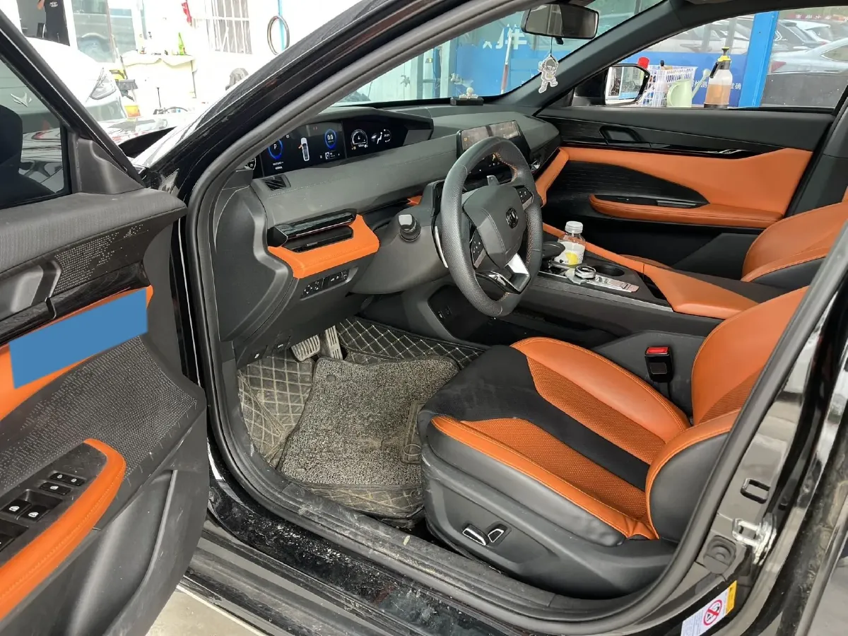 2023 ChangAn UNI-V 1.5T 188HP L4 7DCT,autocango,china used car exporter,china ev exporter,chinese used car exporter,chinese used ev exporter