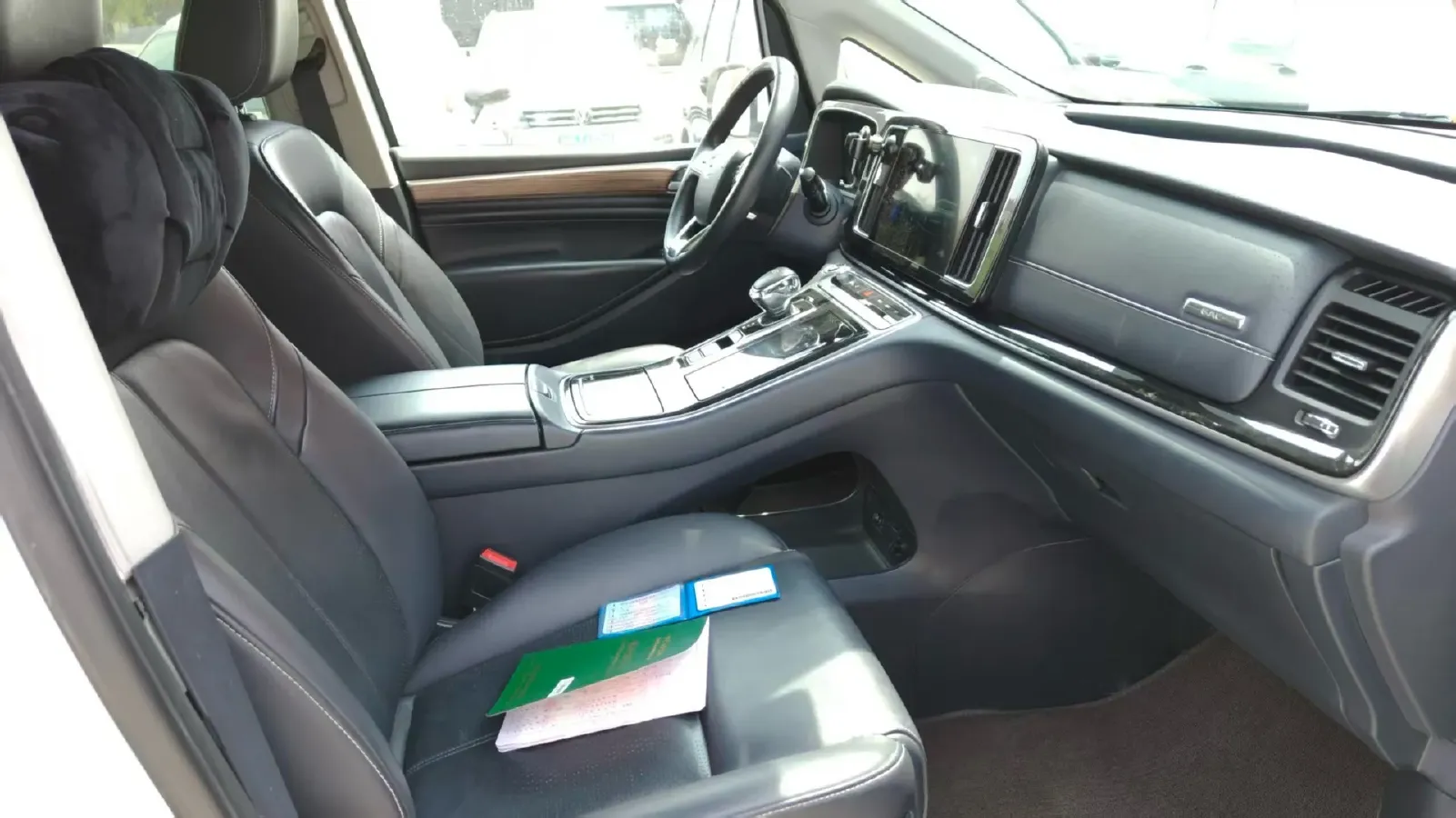 2021 GAC Trumpchi M8 2.0T 252HP L4 8AT,autocango,china used car exporter,china ev exporter,chinese used car exporter,chinese used ev exporter