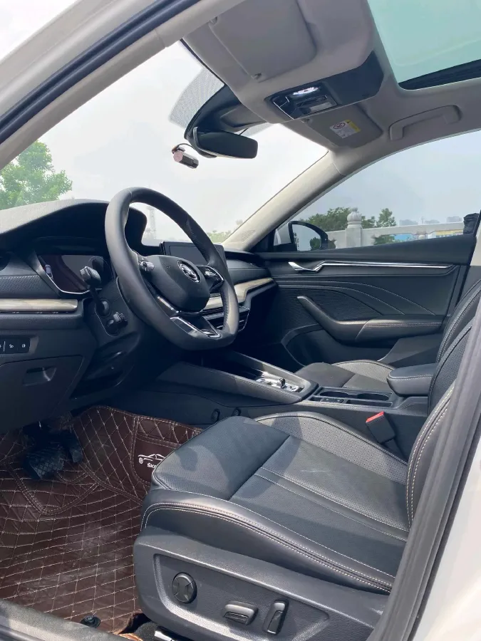 2021 Skoda Octavia 1.4T 150HP L4 7DCT,autocango,china used car exporter,china ev exporter,chinese used car exporter,chinese used ev exporter