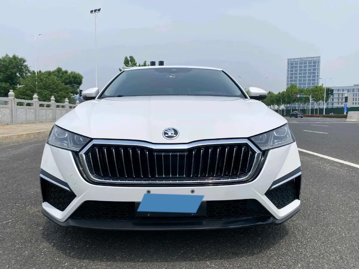 2021 Skoda Octavia 1.4T 150HP L4 7DCT,autocango,china used car exporter,china ev exporter,chinese used car exporter,chinese used ev exporter