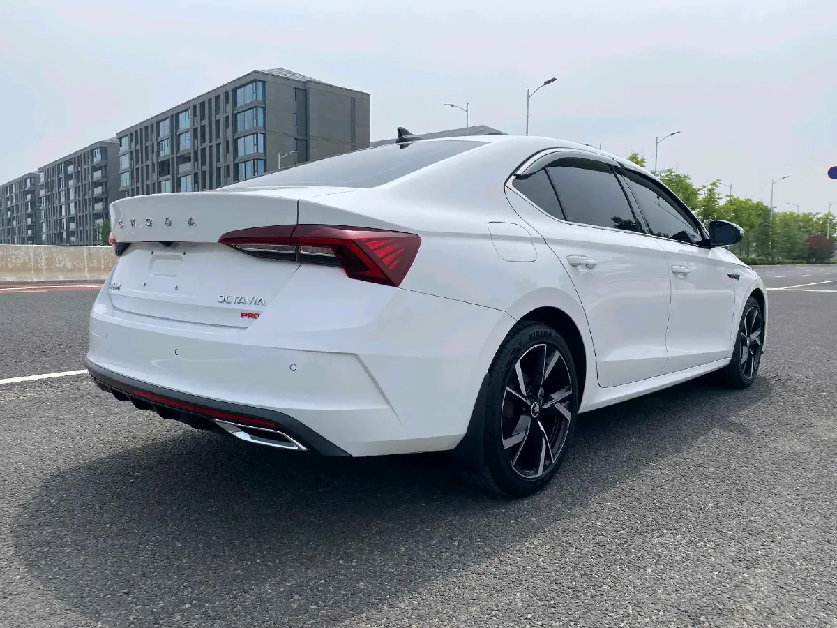 2021 Skoda Octavia 1.4T 150HP L4 7DCT,autocango,china used car exporter,china ev exporter,chinese used car exporter,chinese used ev exporter