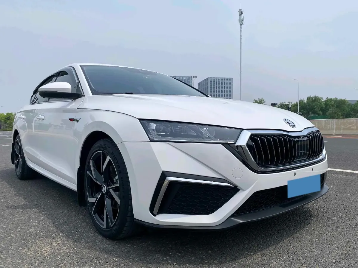 2021 Skoda Octavia 1.4T 150HP L4 7DCT,autocango,china used car exporter,china ev exporter,chinese used car exporter,chinese used ev exporter