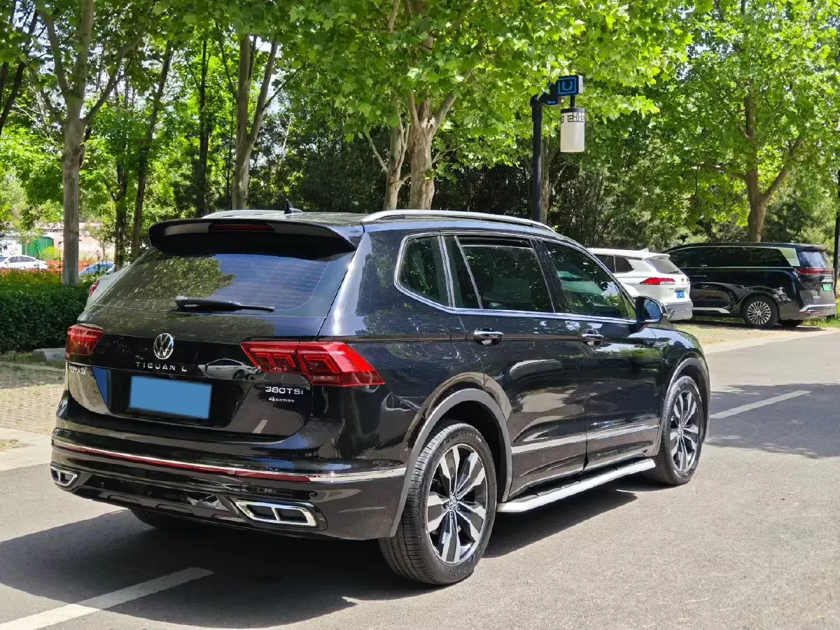 2023 Volkswagen Tiguan L 2.0T 186HP L4 7DCT,autocango,china used car exporter,china ev exporter,chinese used car exporter,chinese used ev exporter