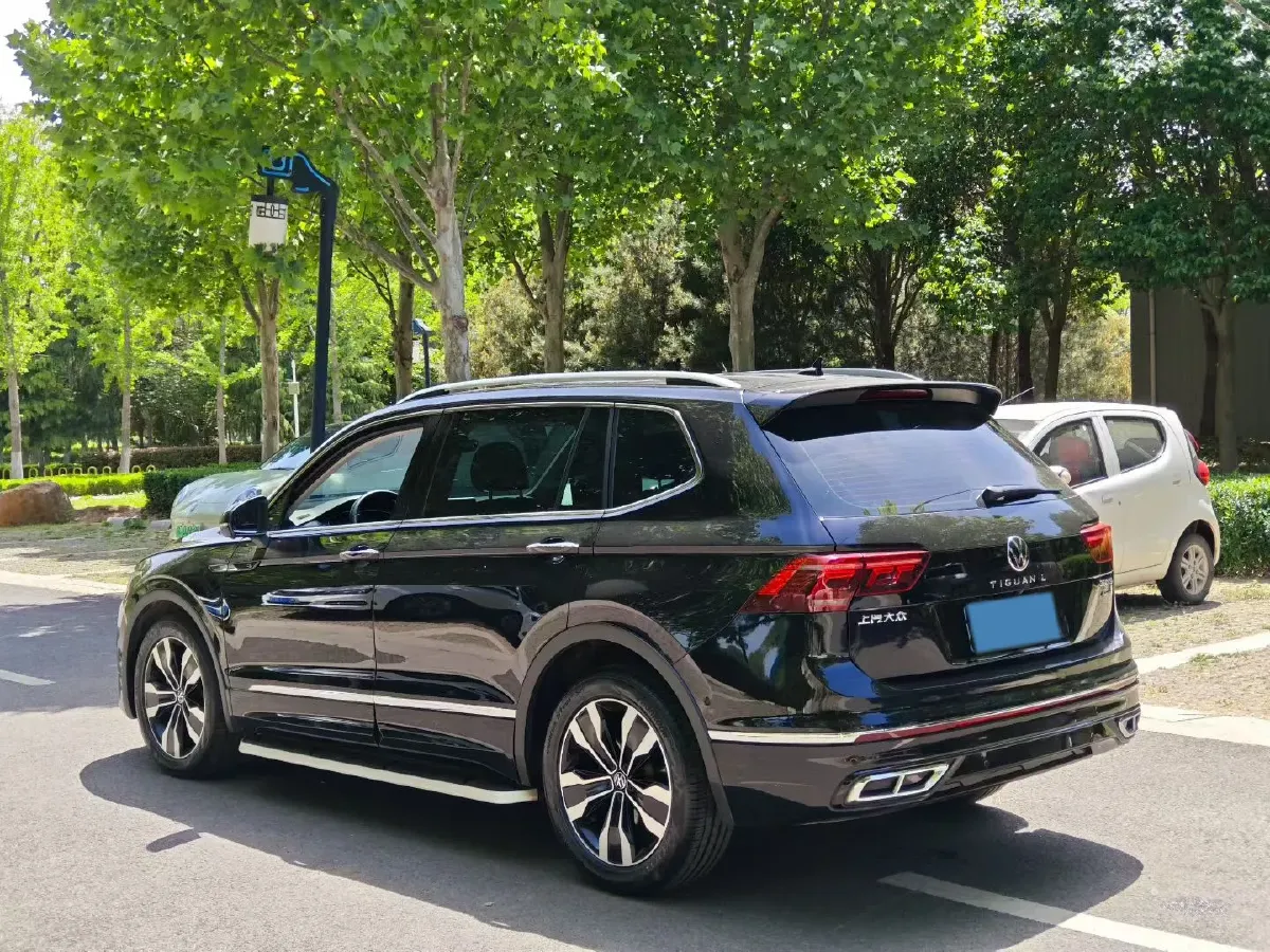 2023 Volkswagen Tiguan L 2.0T 186HP L4 7DCT,autocango,china used car exporter,china ev exporter,chinese used car exporter,chinese used ev exporter