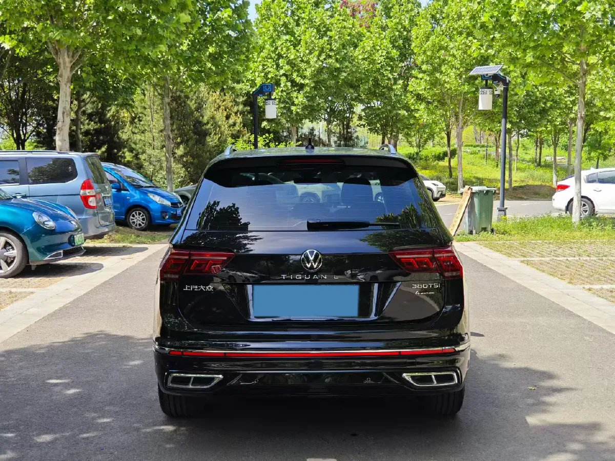 2023 Volkswagen Tiguan L 2.0T 186HP L4 7DCT,autocango,china used car exporter,china ev exporter,chinese used car exporter,chinese used ev exporter