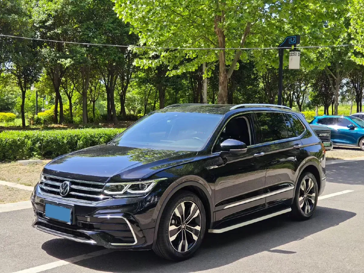2023 Volkswagen Tiguan L 2.0T 186HP L4 7DCT,autocango,china used car exporter,china ev exporter,chinese used car exporter,chinese used ev exporter