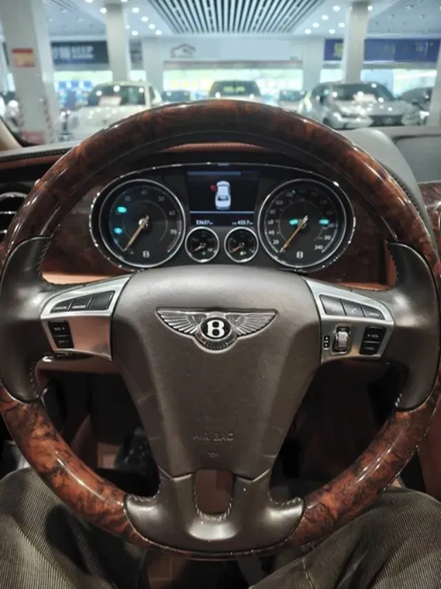 2017 Bentley Flying Spur 4.0T 528HP V8 8AT,autocango,china used car exporter,china ev exporter,chinese used car exporter,chinese used ev exporter