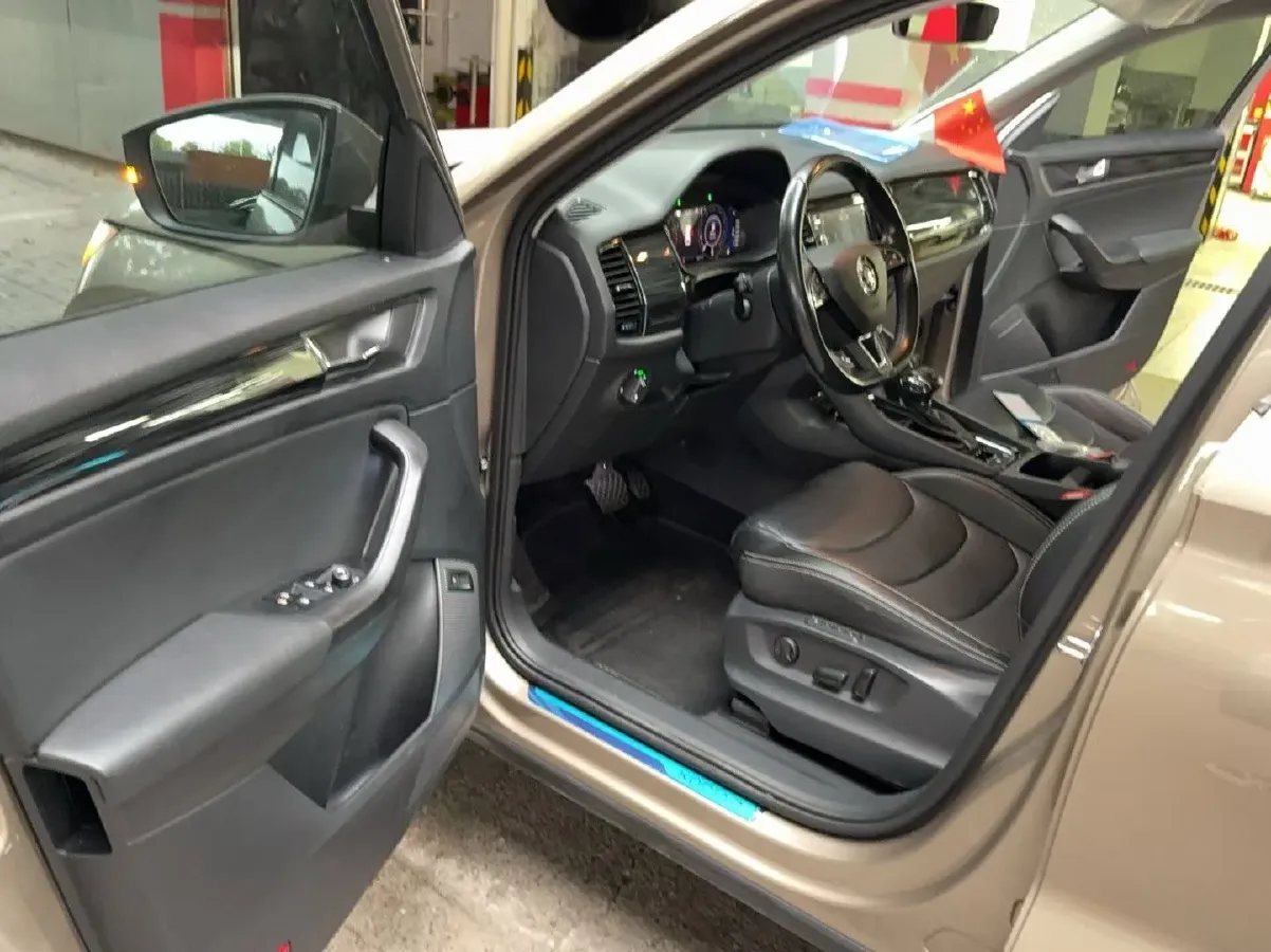 2020 Skoda Kodiak 2.0T 186HP L4 7DCT,autocango,china used car exporter,china ev exporter,chinese used car exporter,chinese used ev exporter