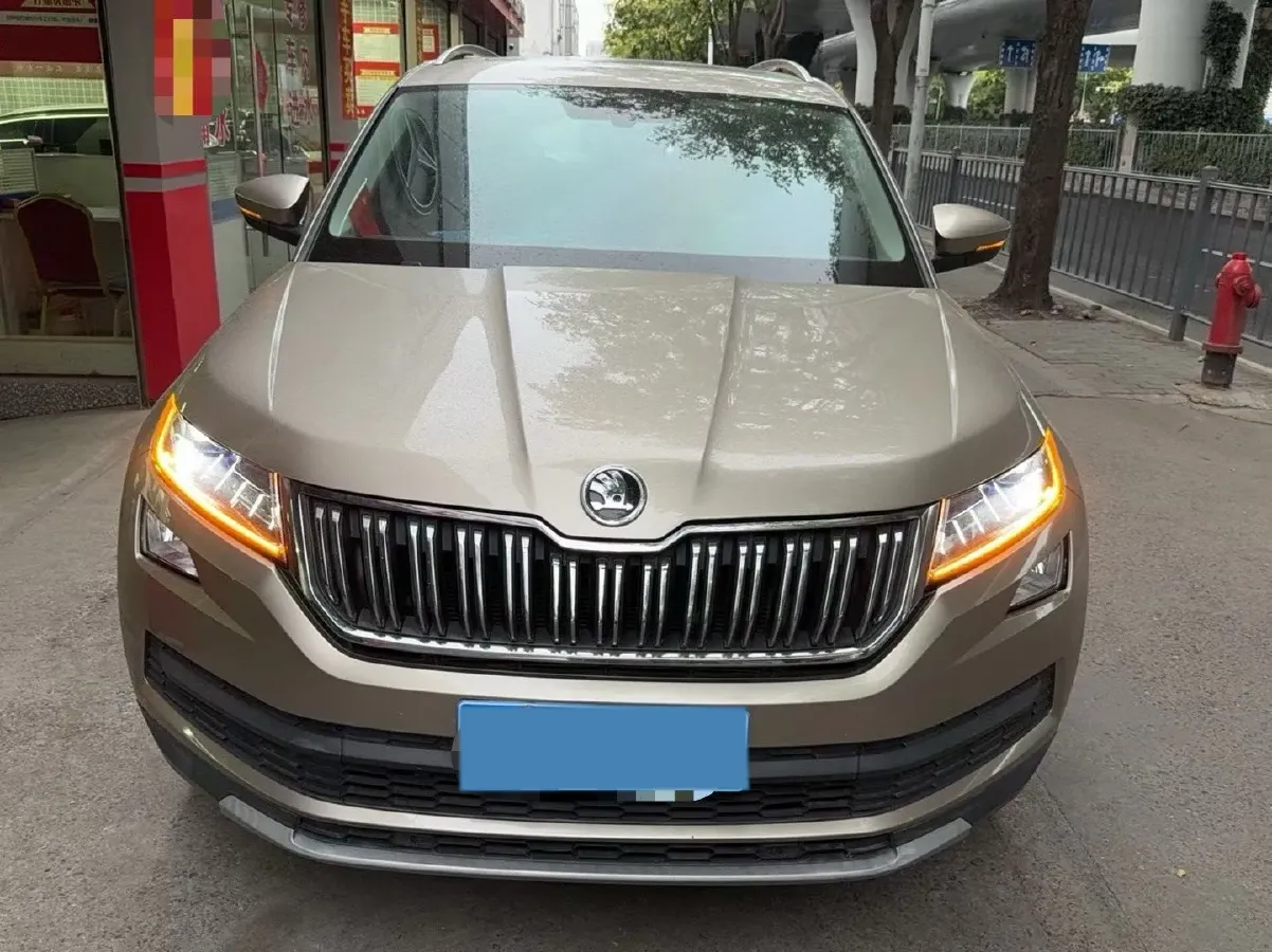 2020 Skoda Kodiak 2.0T 186HP L4 7DCT,autocango,china used car exporter,china ev exporter,chinese used car exporter,chinese used ev exporter