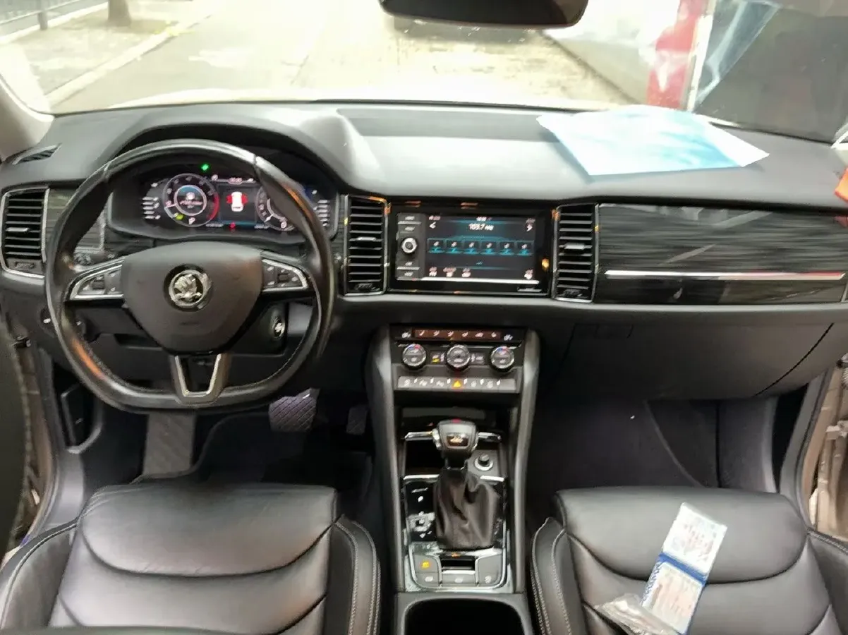 2020 Skoda Kodiak 2.0T 186HP L4 7DCT,autocango,china used car exporter,china ev exporter,chinese used car exporter,chinese used ev exporter