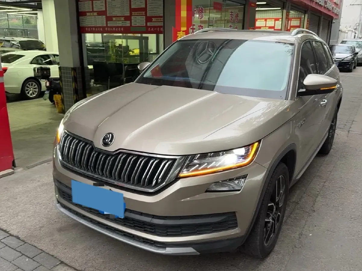 2020 Skoda Kodiak 2.0T 186HP L4 7DCT,autocango,china used car exporter,china ev exporter,chinese used car exporter,chinese used ev exporter