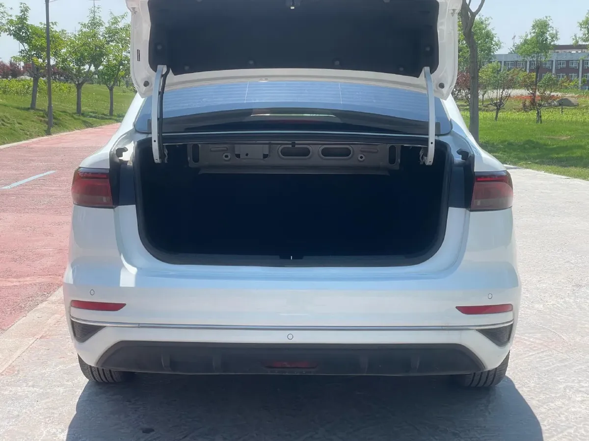 2023 Geely Emgrand 1.5L 127HP L4 CVT,autocango,china used car exporter,china ev exporter,chinese used car exporter,chinese used ev exporter