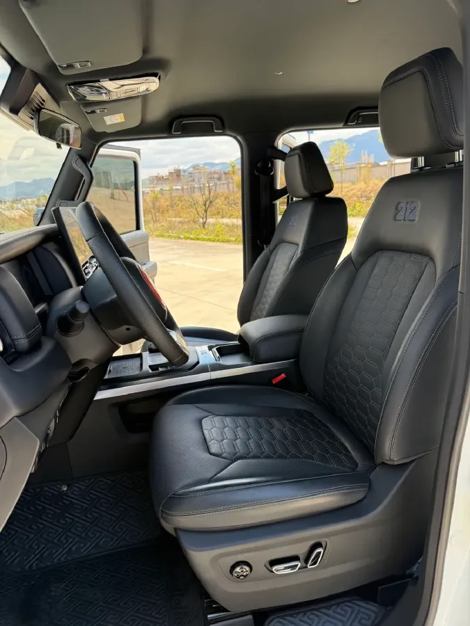 2024 212 212 T01 2.0T 252HP L4 8AT,autocango,china used car exporter,china ev exporter,chinese used car exporter,chinese used ev exporter