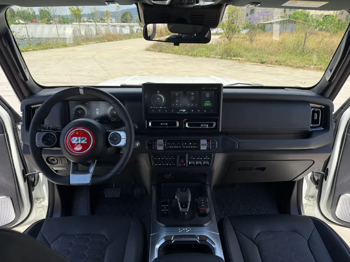 2024 212 212 T01 2.0T 252HP L4 8AT,autocango,china used car exporter,china ev exporter,chinese used car exporter,chinese used ev exporter